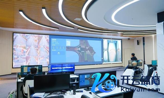 跨市自动驾驶公交车首发 贤达出行新体验